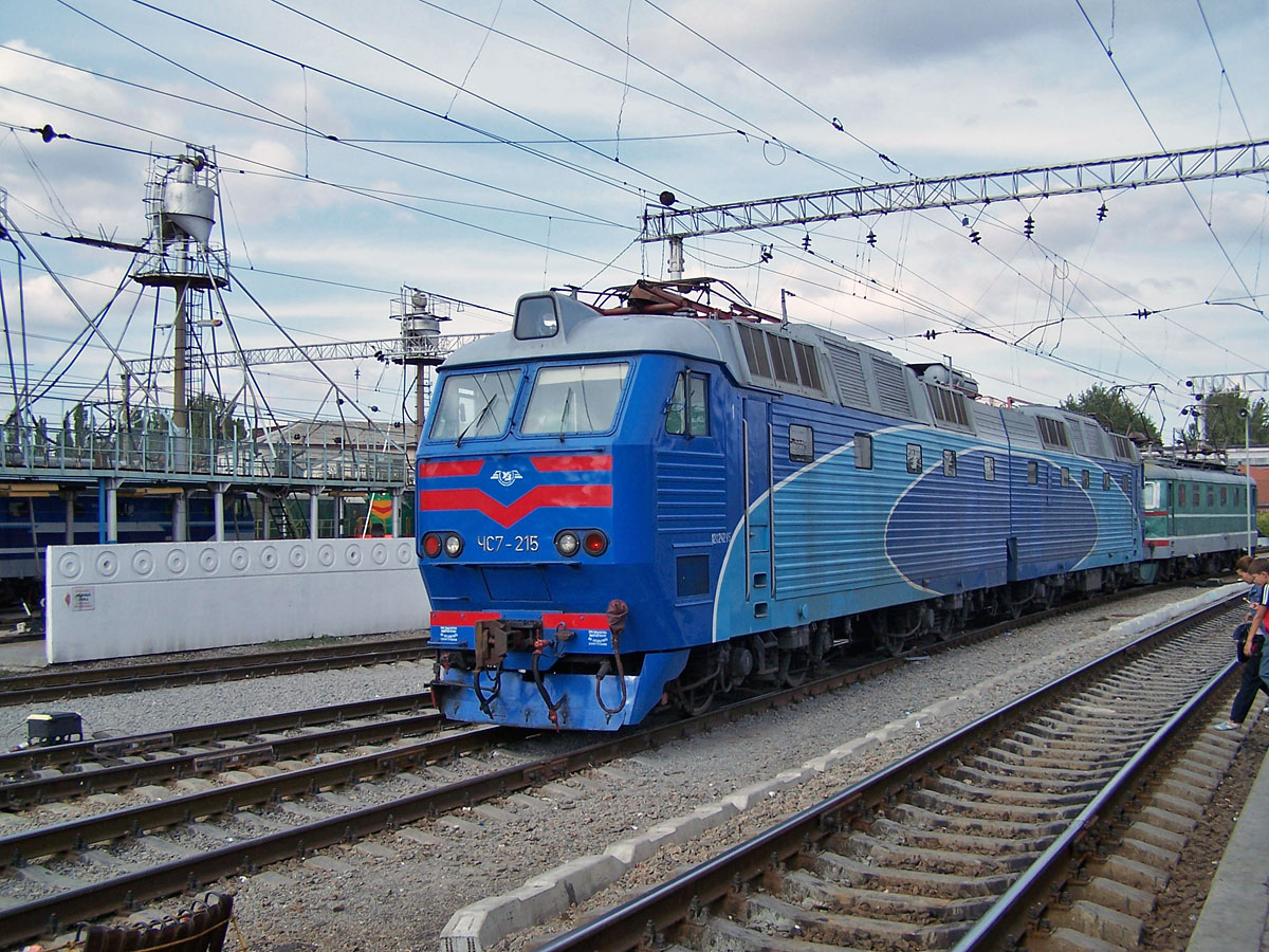Електровози ЧС2-066 та ЧС7-215, ст. Сімферополь-Пас.