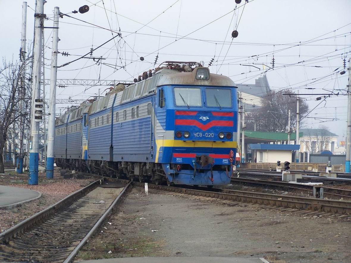 Електровоз ЧС8-020, локомотивне депо Київ-Пасс.