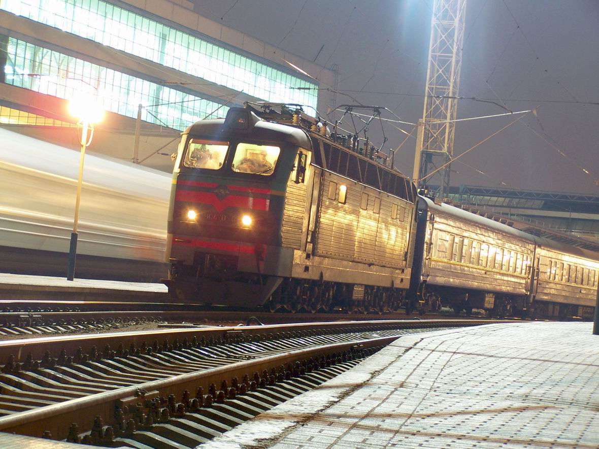 Електровоз ЧС4-054, ст. Київ-Пас.