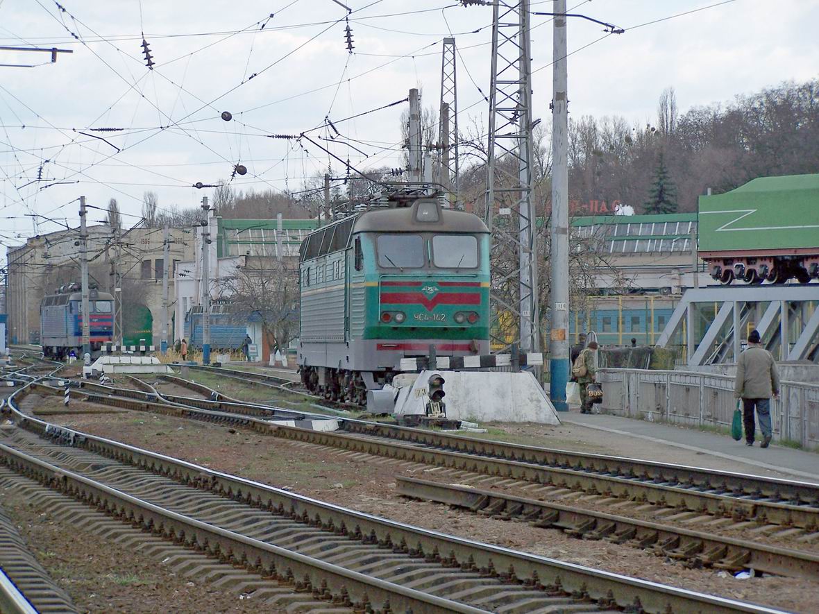 Електровоз ЧС4-142, локомотивне депо Київ-Пас.