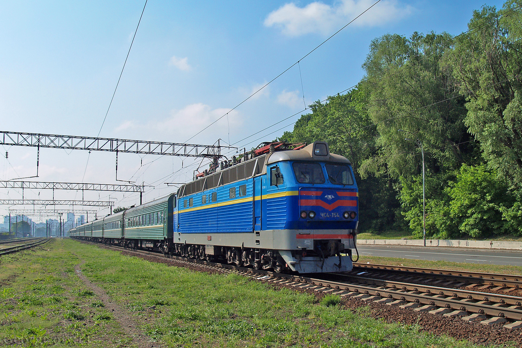 Електровоз ЧС4-154 з потягом №15 