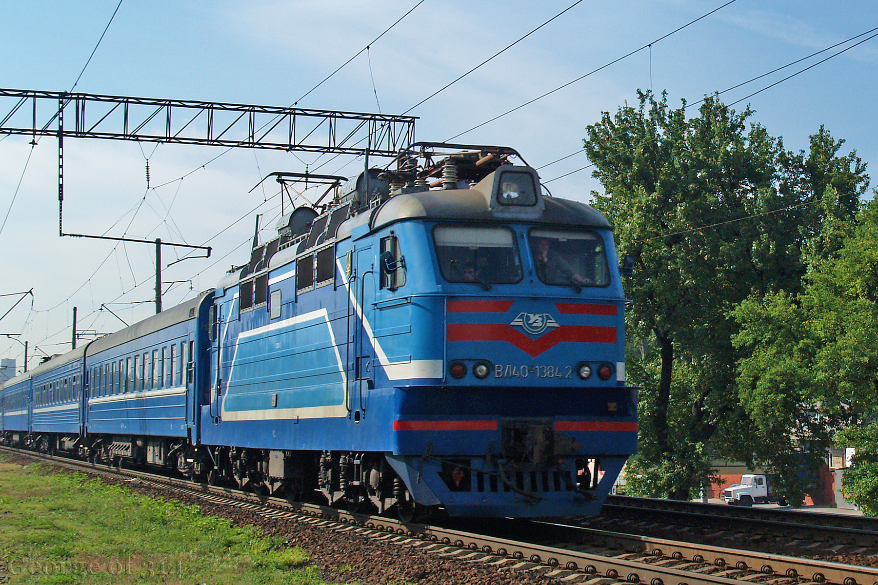 Електровоз ВЛ40У-1384.2 з потягом 