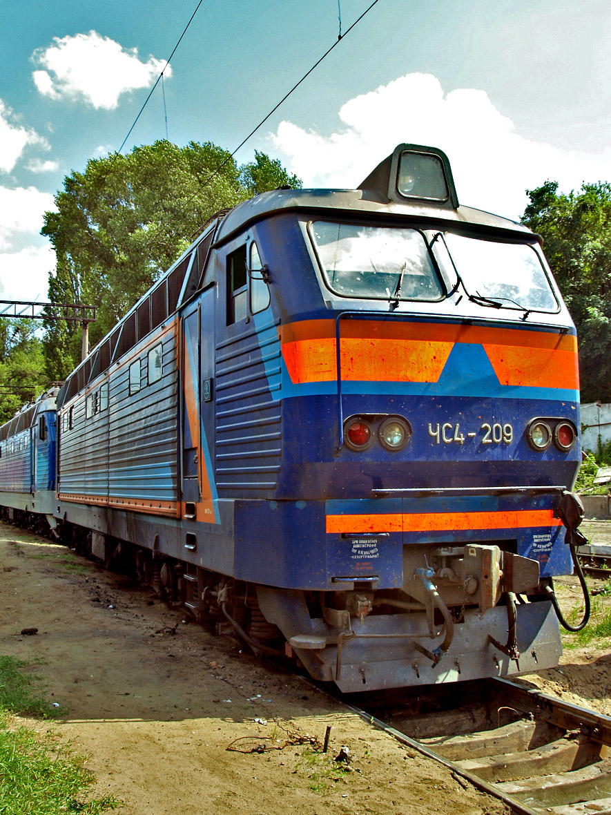 Електровоз ЧС4-209, локомотивне депо Київ-пасс.