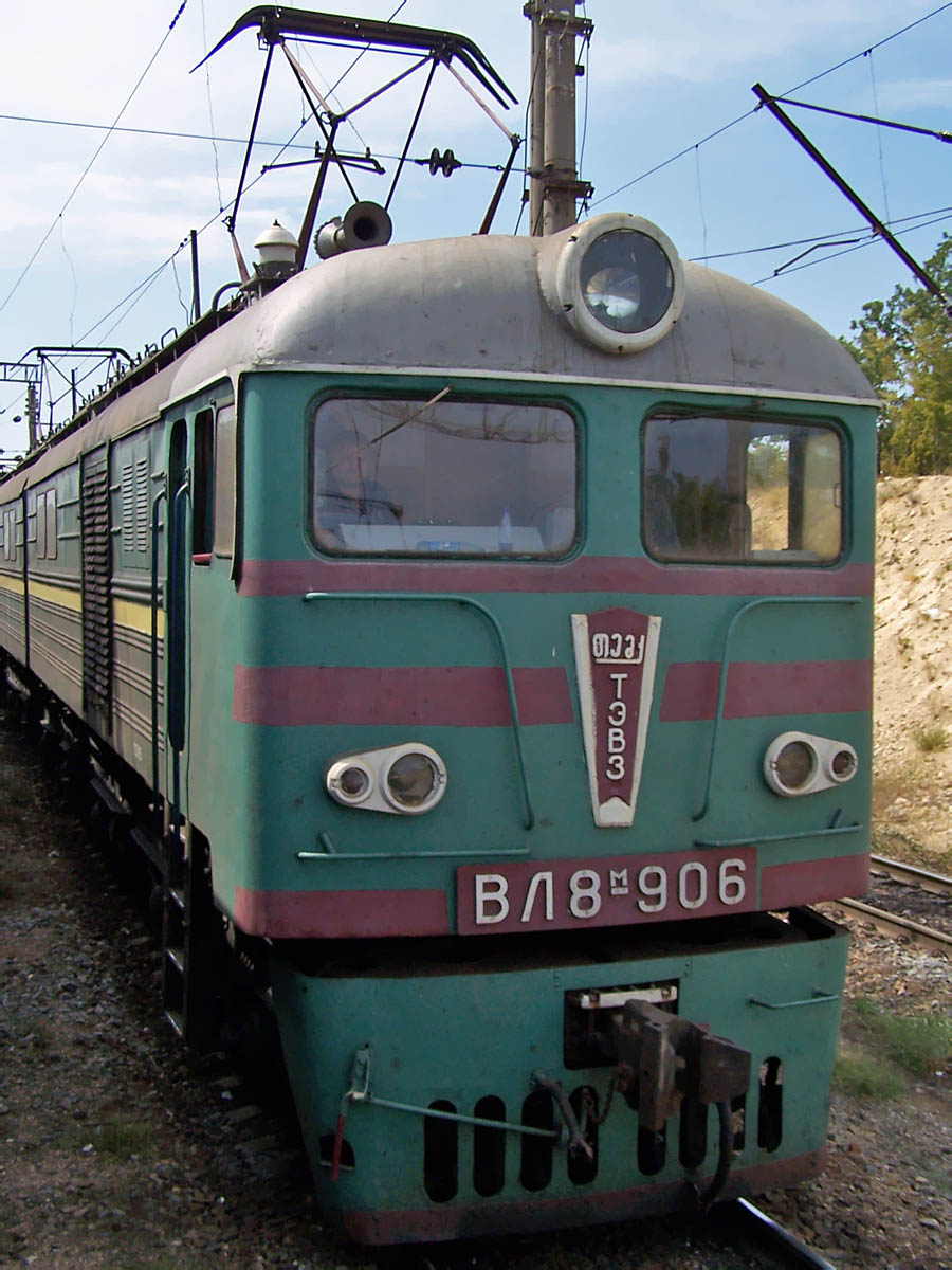 Електровоз ВЛ8М-906, ст. Мекензієві Гори, околиці Севастополя