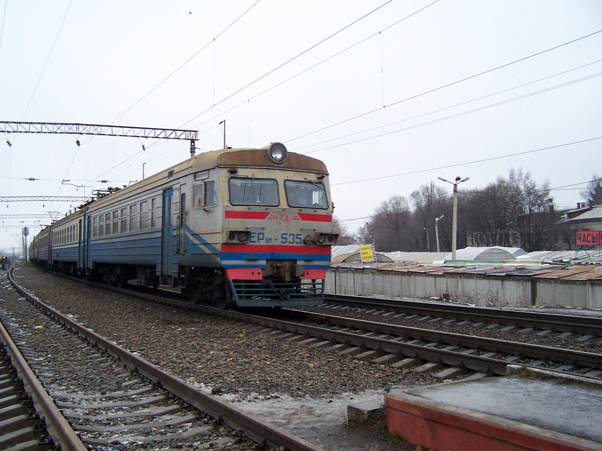 Електропоїзд ЕР9М-535 (друга кабіна 4016), з.п. Кам`нецький Переїзд, м. Хмельницкий