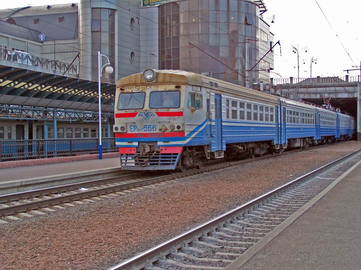 Електропоїзд ЕР9М-556, Північна платформа №2, ст. Київ-Товарний