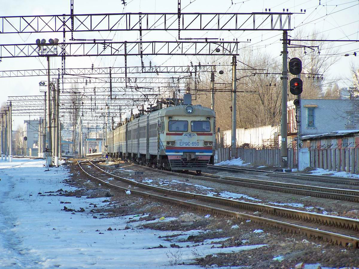 Електропоїзд ЕР9Є-650, перегон Київ-Товарний - Київ-Московський