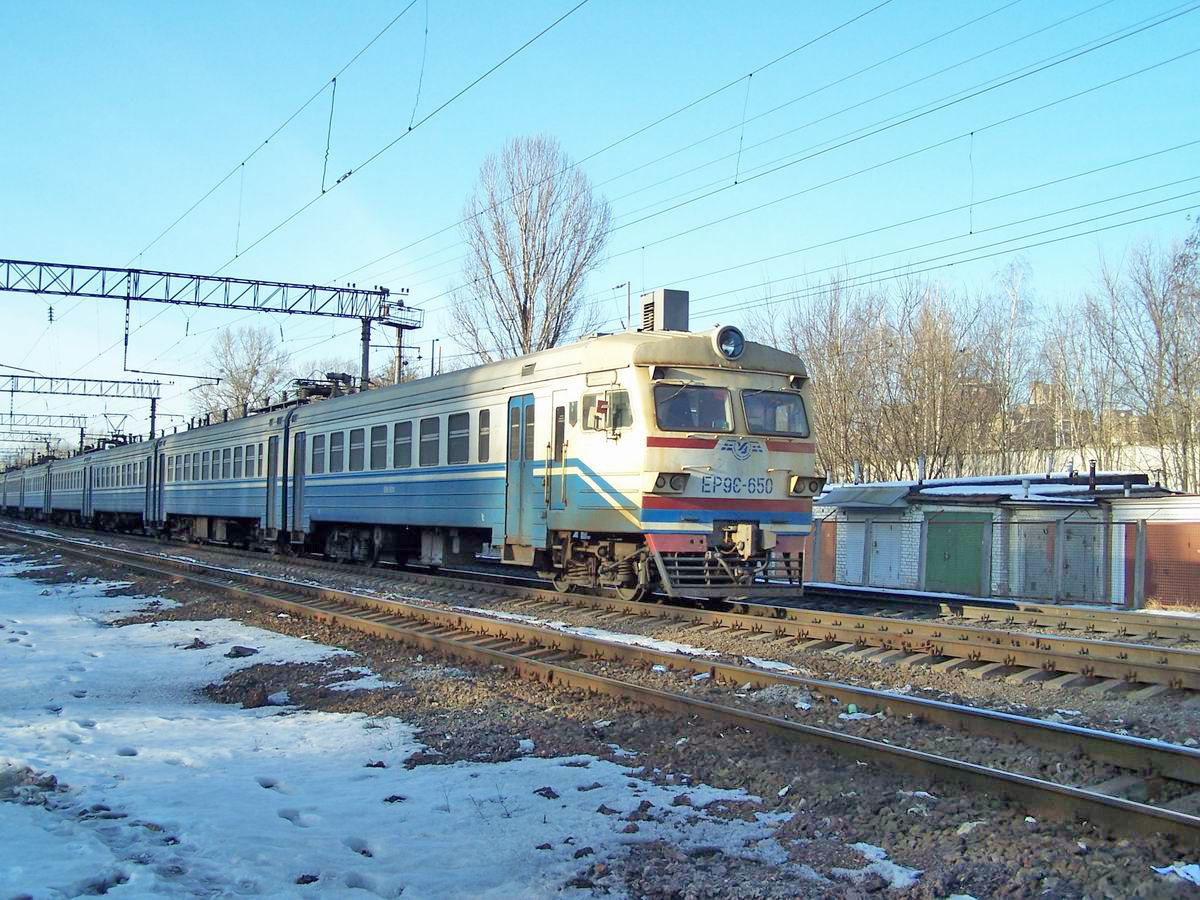 Електропоїзд ЕР9Є-650, перегон Київ-Товарний - Київ-Московський