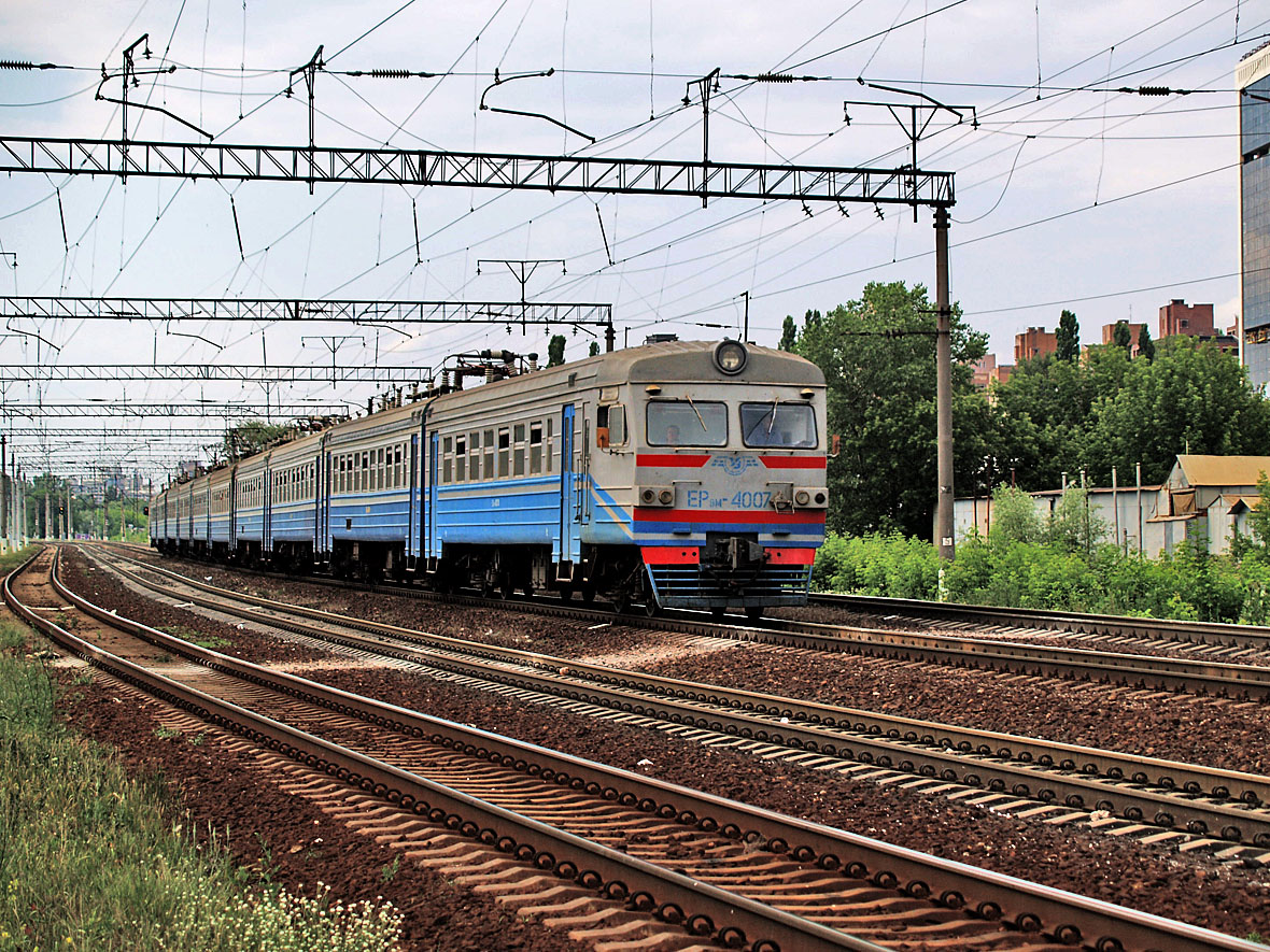 Електропоїзд ЕР9М-383 (з кабіною 4007), перегон Київ-Товарний - Київ-Московский