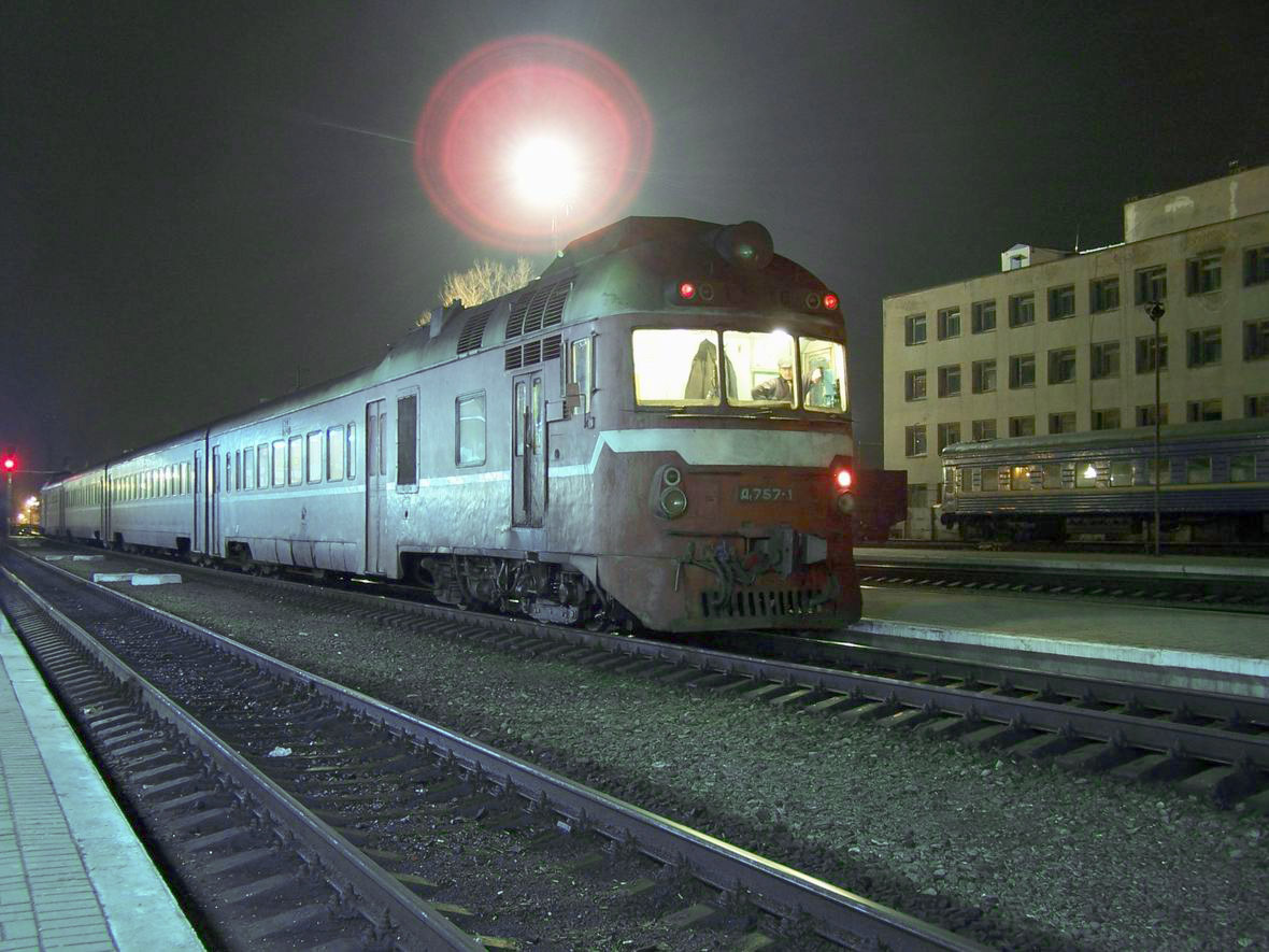 Дизель-поїзд Д1-757, ст. Івано-Франківськ