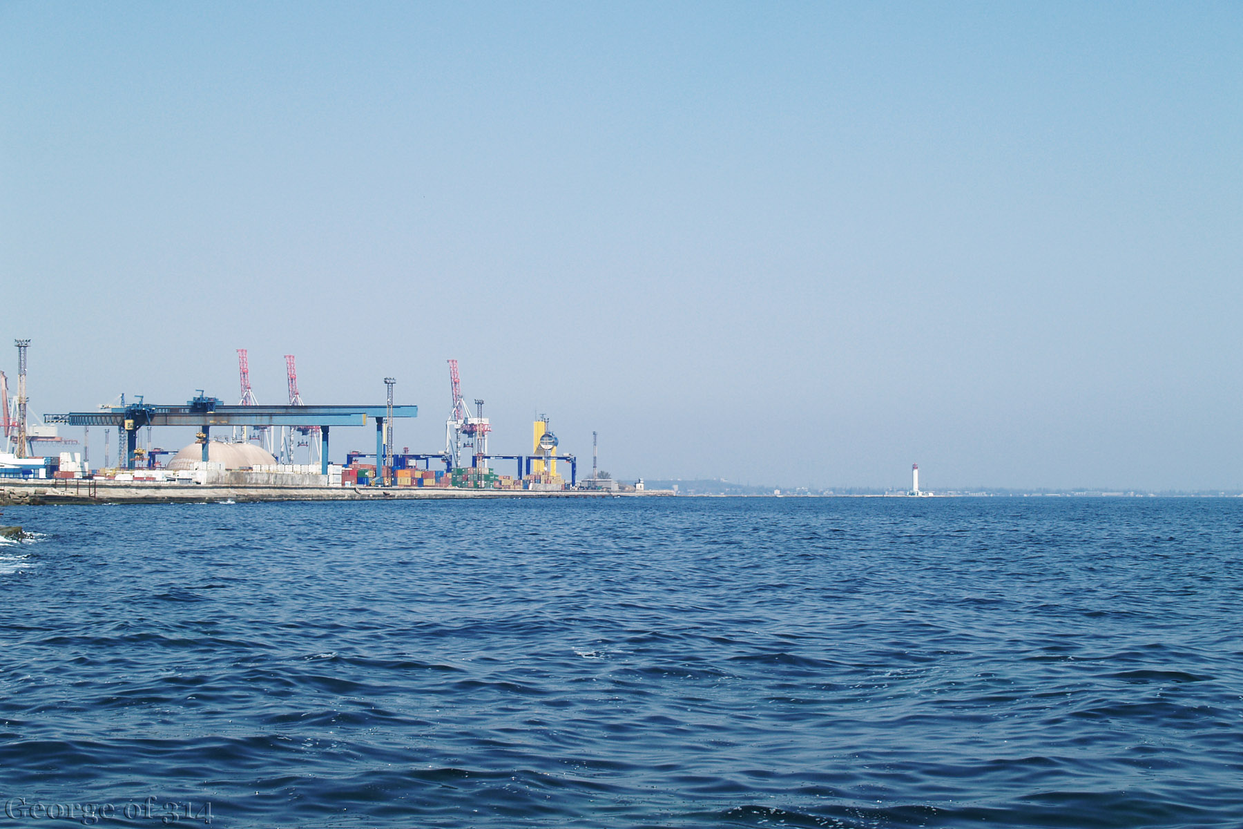 Одеський морський торговий порт і Одеська затока, вигляд від готелю 