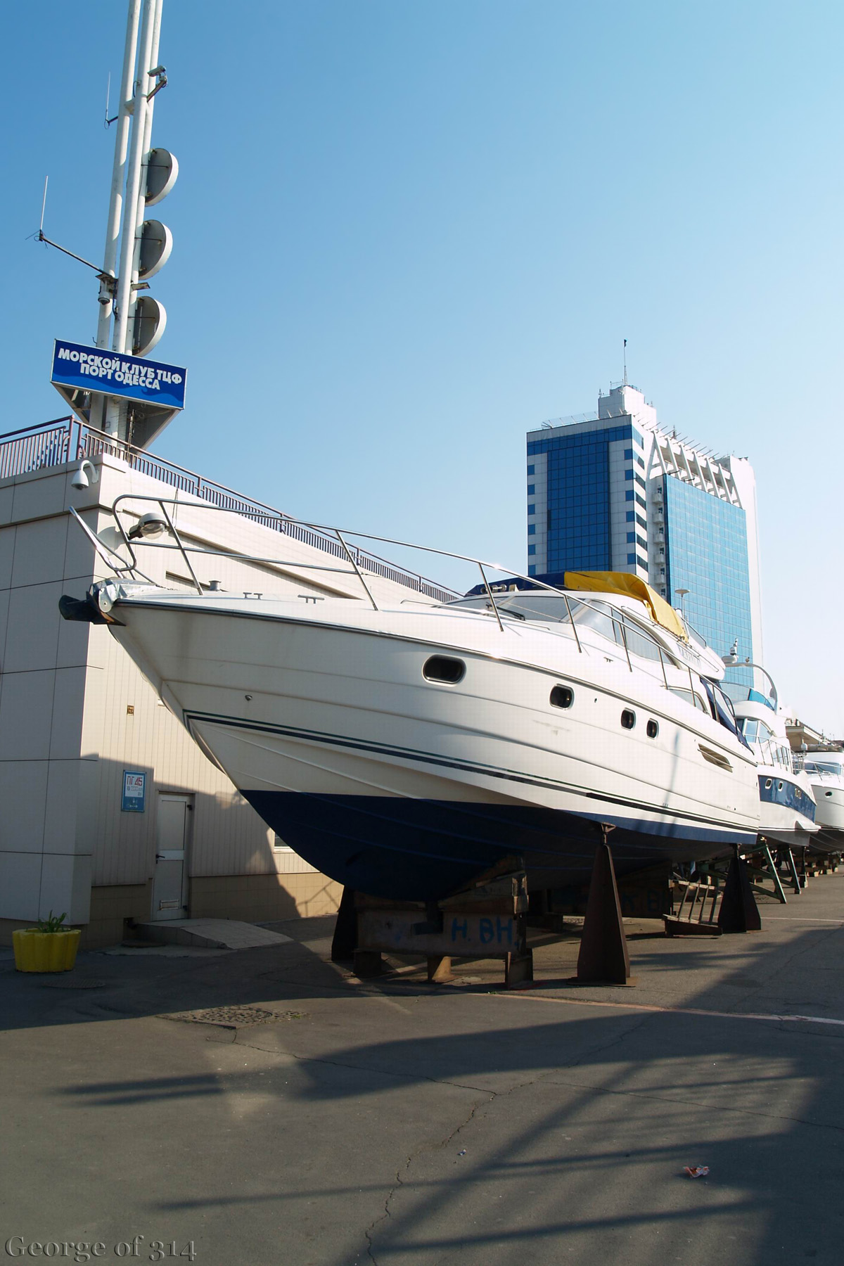 Яхта на зимівлі, Одеський морський порт