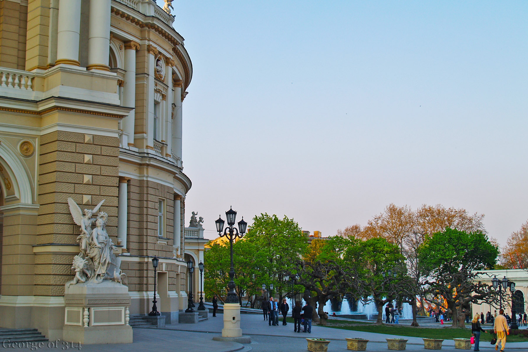 Сквер біля Оперного театру, Ланжеронівська вулиця, Одеса