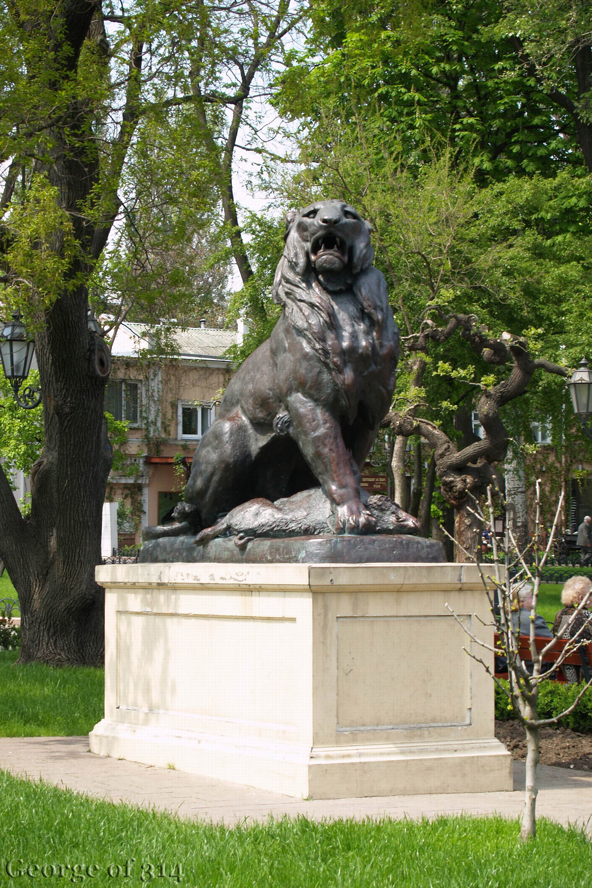 Лев у Міському саду, Дерибасівська вулиця, Одеса