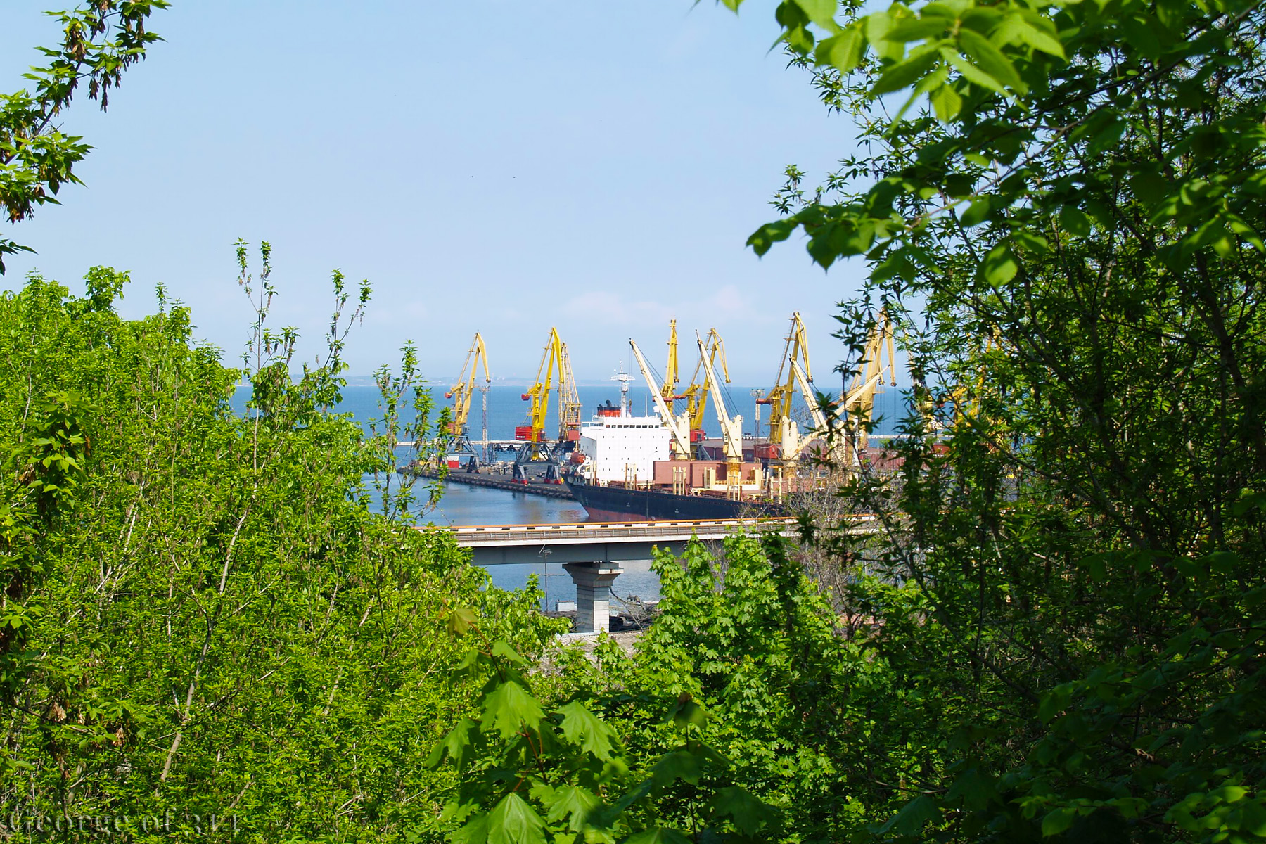 Вигляд на Одеський морський порт з бульвару Жванецького, Одеса
