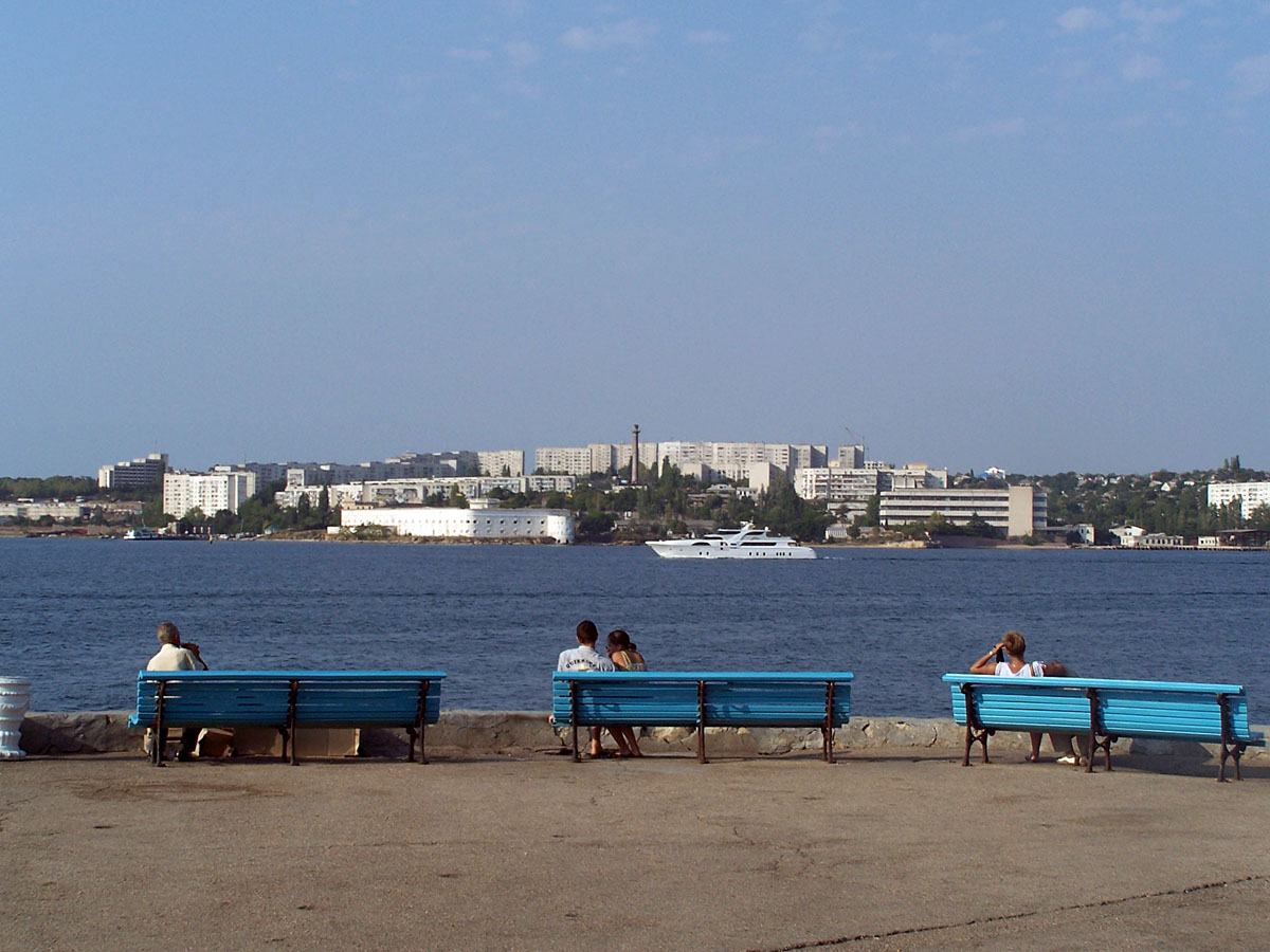 Набережна Севастопольської бухти