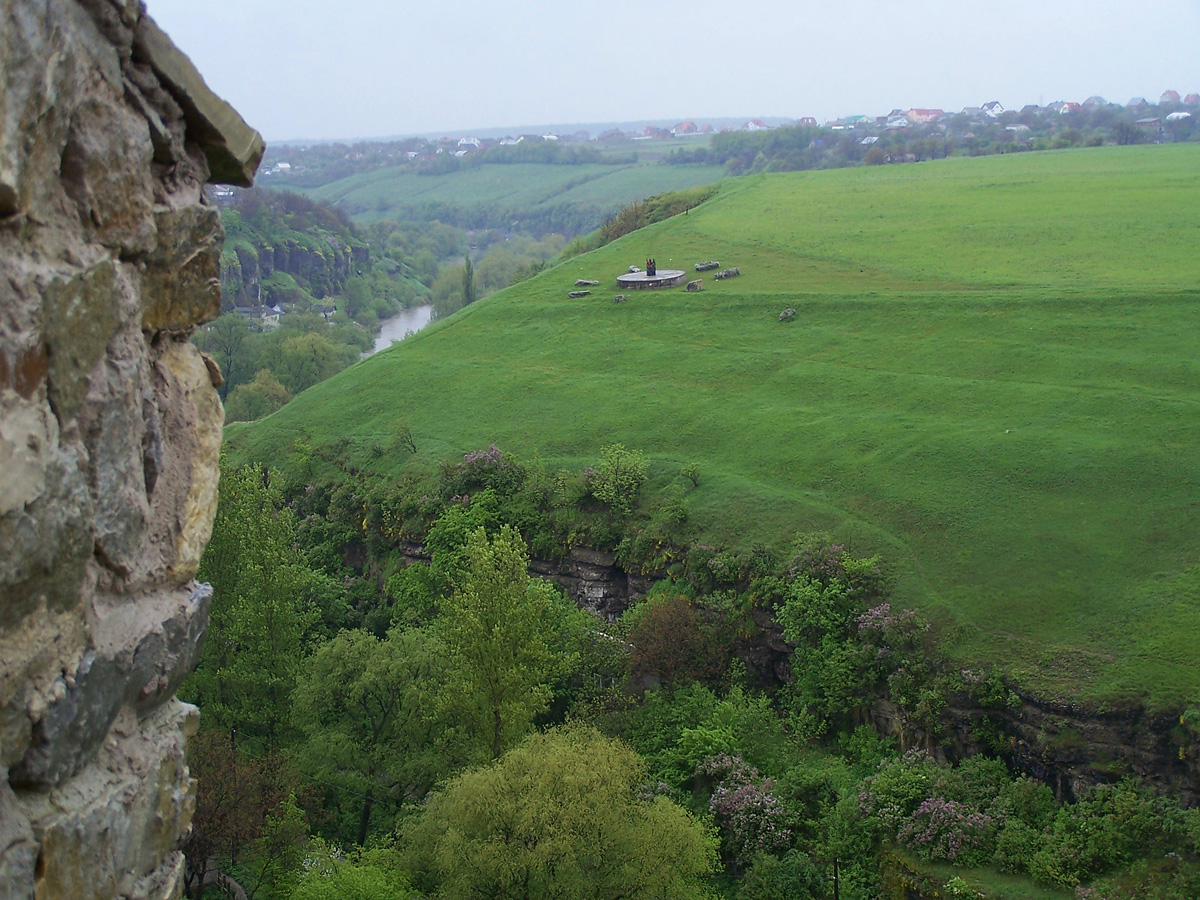 Вид з Кам'янецького замку на околиці