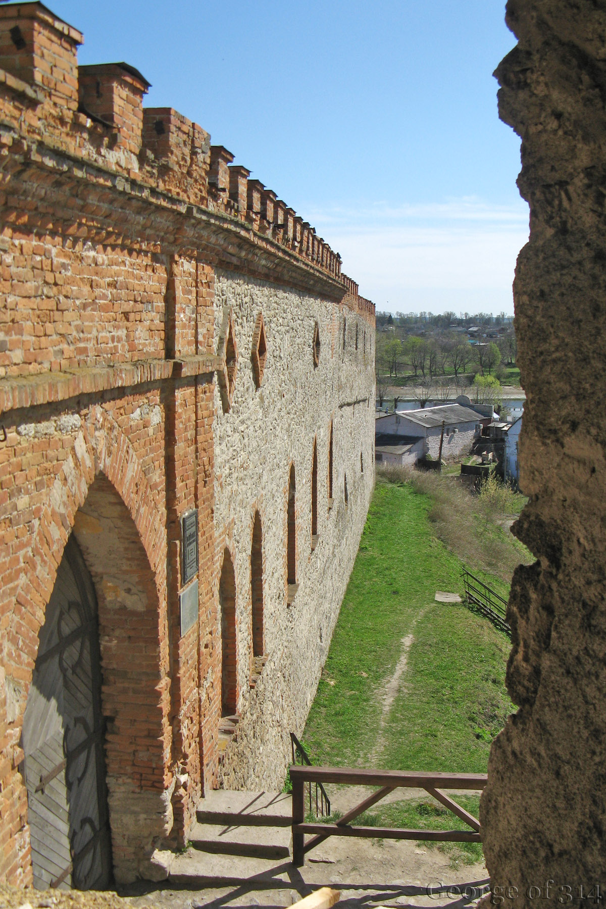 Фортечні мури, замок Меджибіж