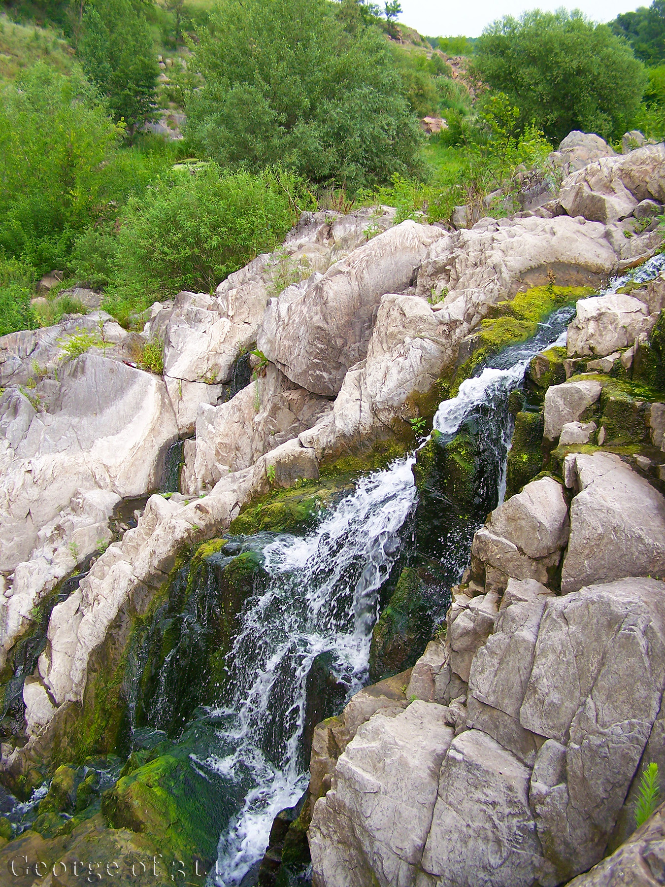 Стік води із Стеблівської ГЕС на р. Рось, смт Стеблів, Черкаська область