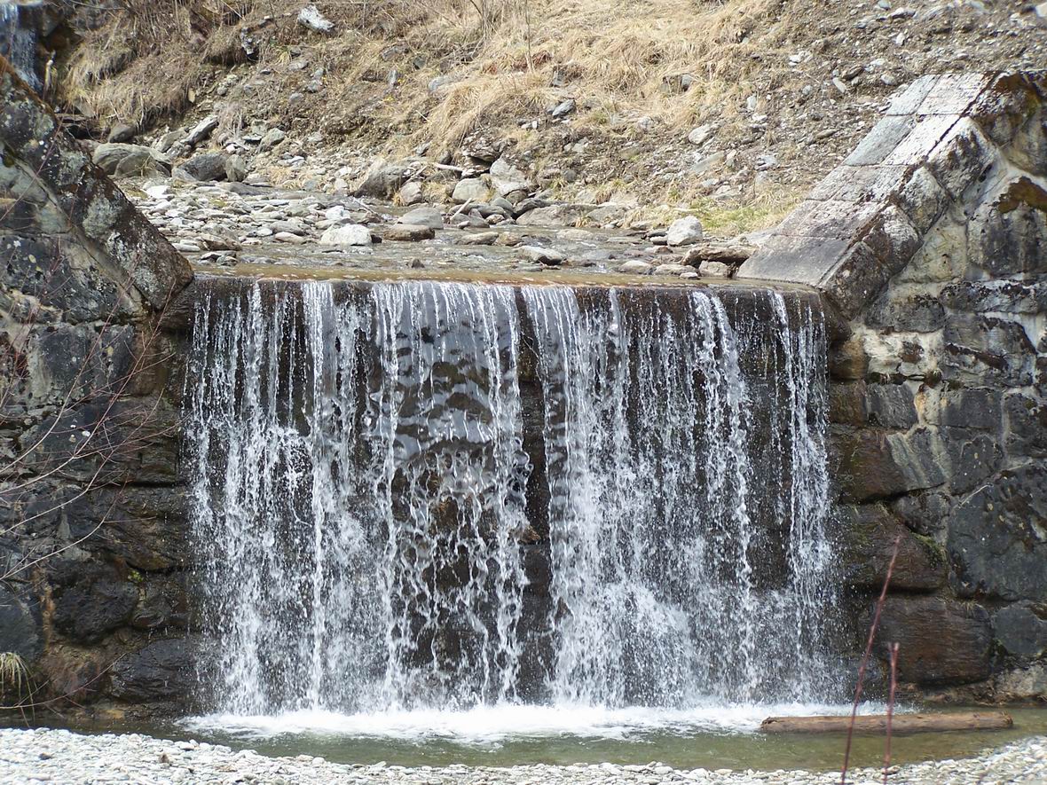 Каскад штучних водоспадів, околиці м. Капрун, Австрія
