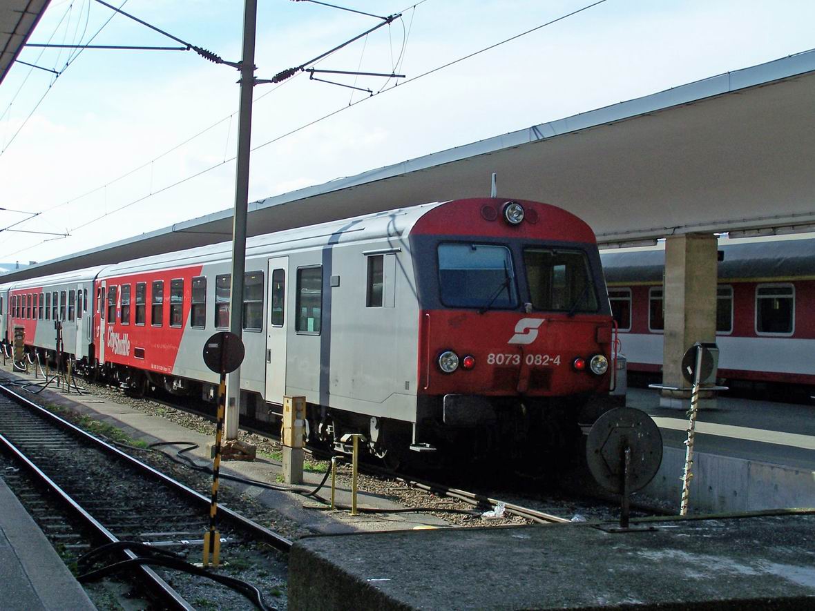 Кабіна управління 8073.082-4 поїзда типу CityShuttle, Західний вокзал (Wesbahnhof), Відень