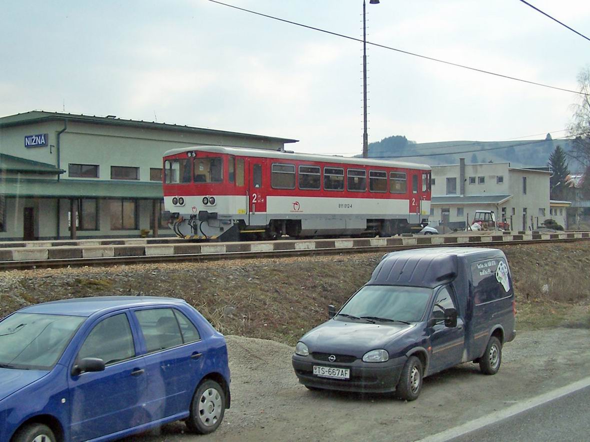 Рейковий автобус на ст. Нижня, Словаччина