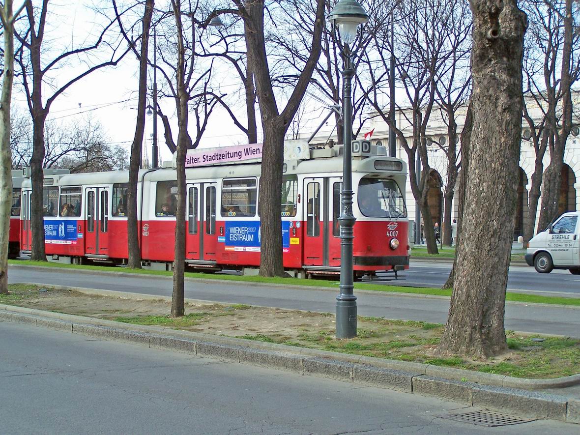 Трамвай типу Е1 з причіпним вагоном типу С, Бургрінг, Відень