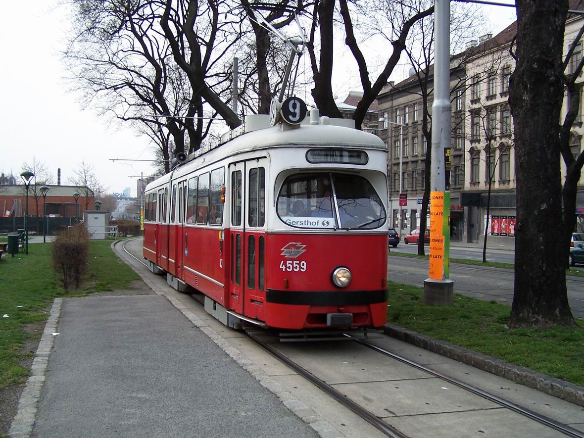 Трамвай типу Е, Урбан-Лоріц Плац, Відень