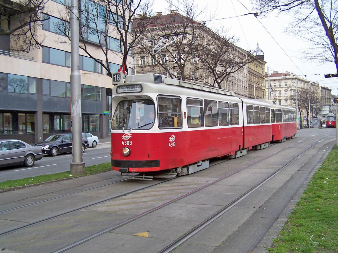 Трамвай типу Е1 з причіпним вагоном типу С, Урбан-Лоріц Плац, Відень