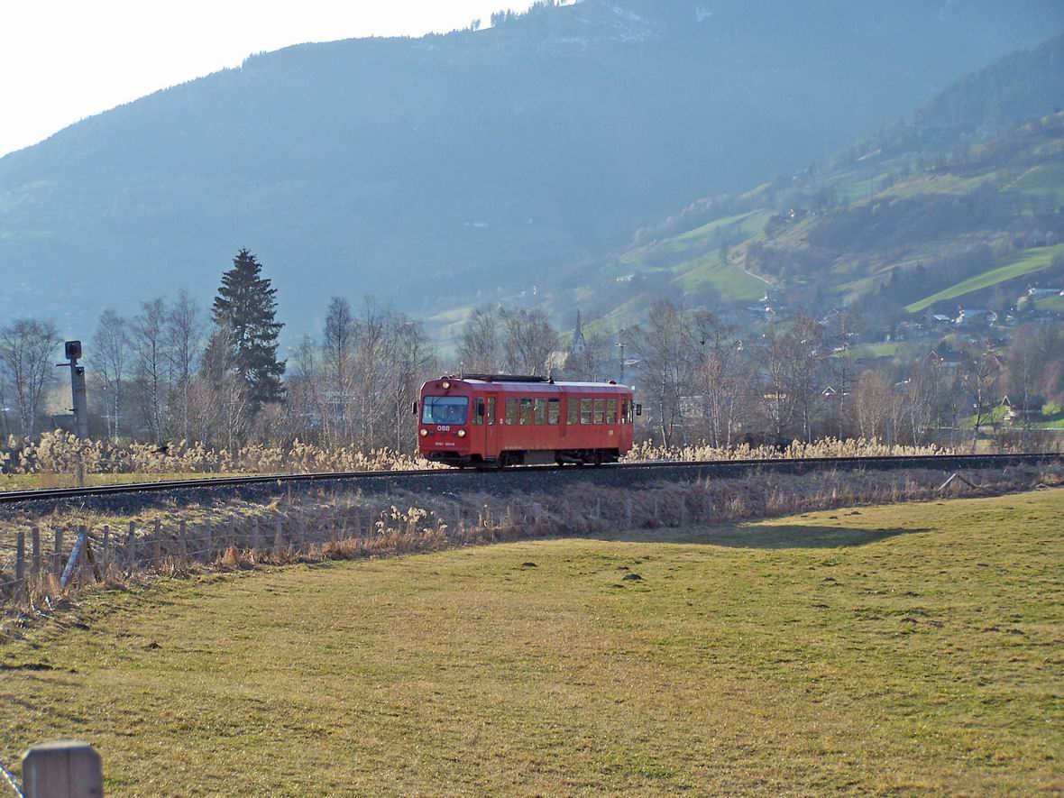Рейковий автобус 5090.001-8 біля ст. Фюрт-Капрун, вузькоколійна дорога Пінцгау, Австрія