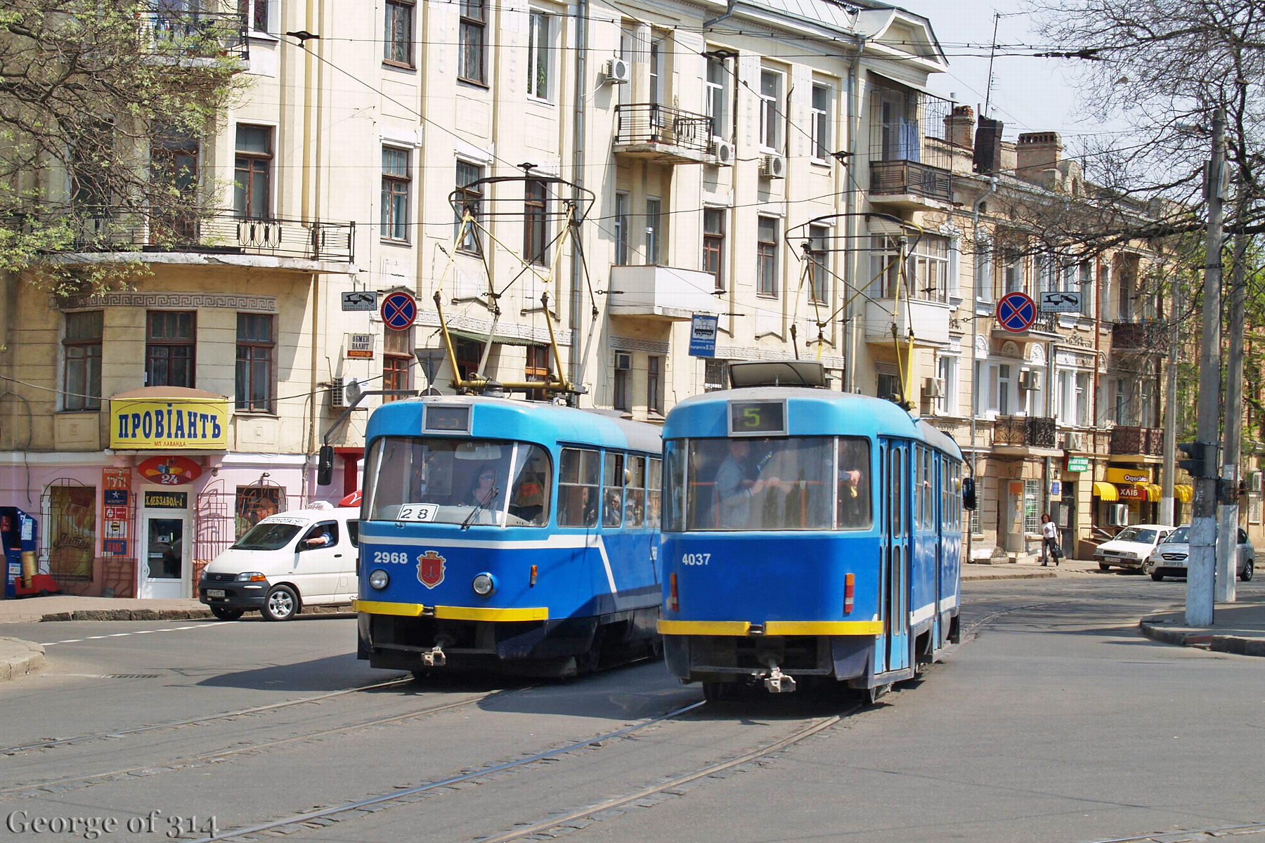 Трамваї Tatra T3SU №2968 маршрут №28 та №4037 маршрут №5, Пантелеймонівська вулиця